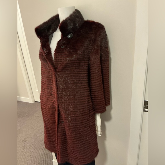 Linda Richards Dyed Mink Coat - NEW! - Picture 3 of 6